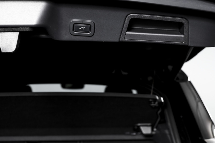 Land Rover Range Rover Evoque 1.5 P300e AWD R-Dynamic HSE - Automaat | Pano | Dig. Cockpit | Adapt. Cruise | Elek. Stoel | Stoelverw. | Meridian Sound | PDC | Camera | NAV + App. Connect | ECC | DAB | Elek. Klep | LM 20" |