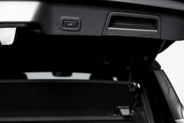 Land Rover Range Rover Evoque 1.5 P300e AWD R-Dynamic HSE - Automaat | Pano | Dig. Cockpit | Adapt. Cruise | Elek. Stoel | Stoelverw. | Meridian Sound | PDC | Camera | NAV + App. Connect | ECC | DAB | Elek. Klep | LM 20" |