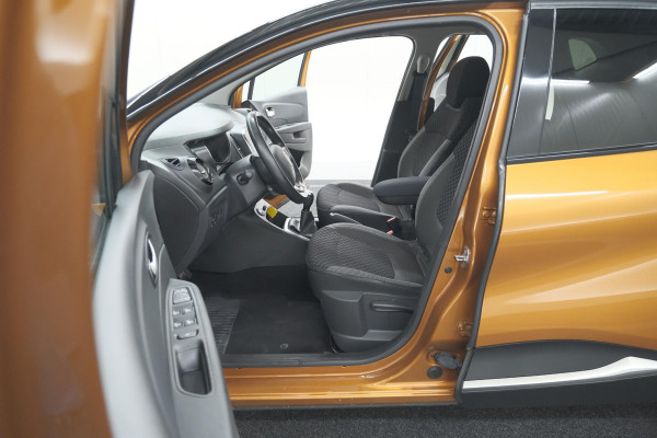 Renault Captur TCe 90 Intens | Camera | Dodehoekdetectie | Navigatie | Parkeersensoren