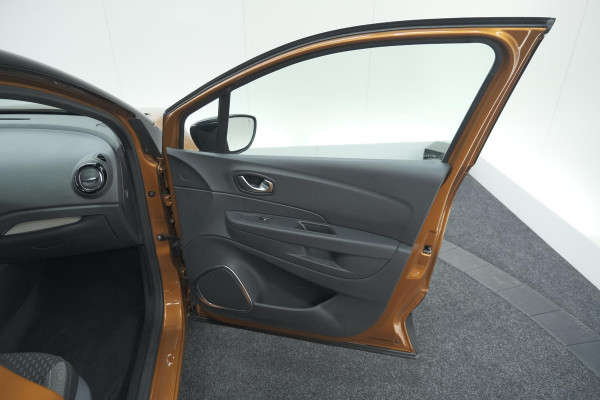 Renault Captur TCe 90 Intens | Camera | Dodehoekdetectie | Navigatie | Parkeersensoren