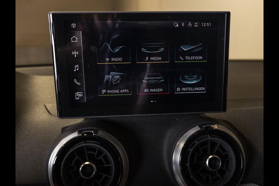 Audi Q2 35 TFSI S Edition / 150pk / Leder / Stoelverwarming / Keyless entry / Matrix LED / Adaptieve cruise control /