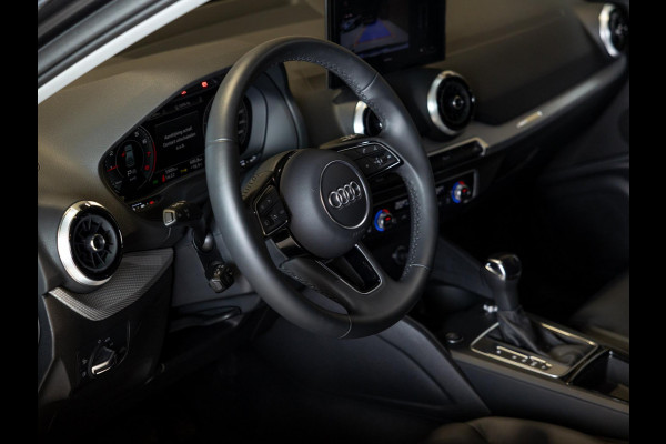 Audi Q2 35 TFSI S Edition / 150pk / Leder / Stoelverwarming / Keyless entry / Matrix LED / Adaptieve cruise control /