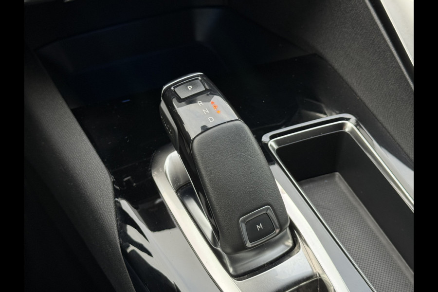 Peugeot 3008 1.2 PureTech GT Line | Trekhaak | CarPlay | LED | Dodehoek | 18 inch