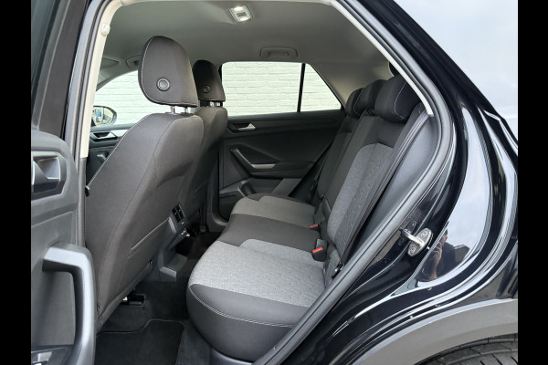 Volkswagen T-Roc 1.5 TSI Move | CarPlay | Camera | Cruise | LED | DAB+ | 17 inch