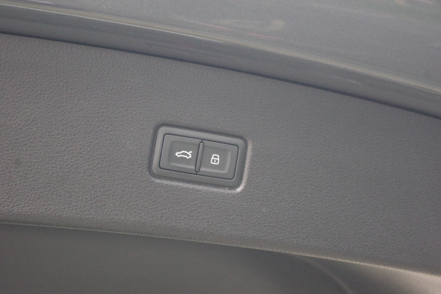 Audi Q5 Sportback 55 TFSI e 367 PK S-Line edition Competition PHEV, Luchtvering, Panoramadak, RS-Leder,