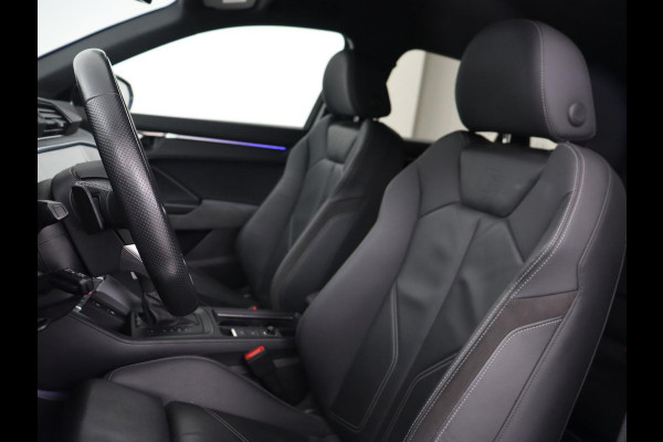 Audi Q3 45 TFSIe S edition | Leder | Stoelverwarming | Adaptive cruise | Camera | Carplay | Sfeerverlichting | Navigatie | Sonos 3D Sound | Climate control | Parkeerhulp | Full LED | S Line | PHEV | Plug In