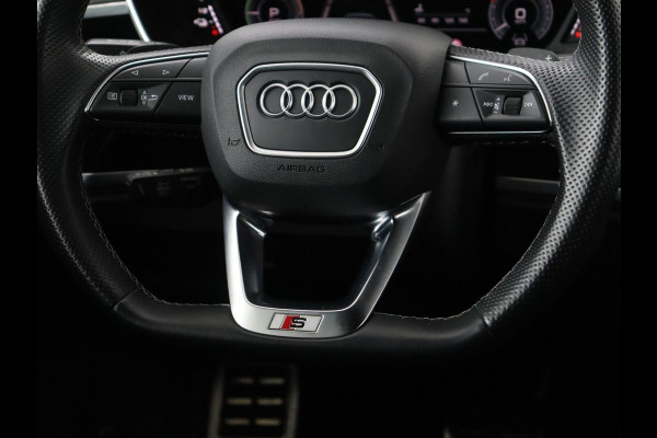 Audi Q3 45 TFSIe S edition | Leder | Stoelverwarming | Adaptive cruise | Camera | Carplay | Sfeerverlichting | Navigatie | Sonos 3D Sound | Climate control | Parkeerhulp | Full LED | S Line | PHEV | Plug In