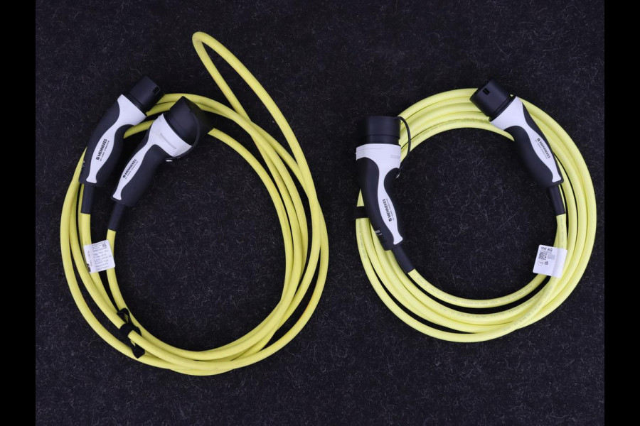 Audi Q3 45 TFSIe S edition | Leder | Stoelverwarming | Adaptive cruise | Camera | Carplay | Sfeerverlichting | Navigatie | Sonos 3D Sound | Climate control | Parkeerhulp | Full LED | S Line | PHEV | Plug In