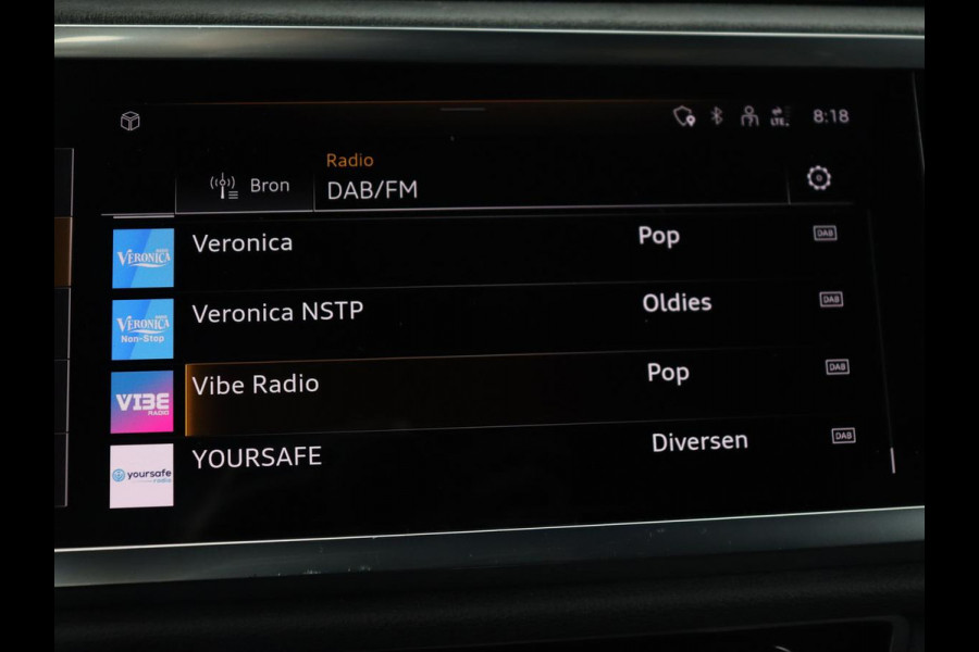 Audi Q3 45 TFSIe S edition | Leder | Stoelverwarming | Adaptive cruise | Camera | Carplay | Sfeerverlichting | Navigatie | Sonos 3D Sound | Climate control | Parkeerhulp | Full LED | S Line | PHEV | Plug In