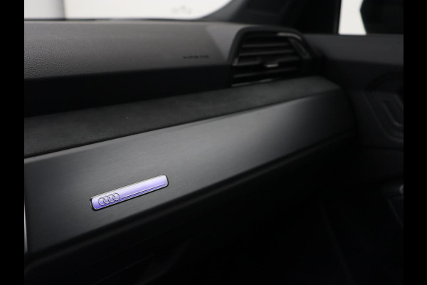 Audi Q3 45 TFSIe S edition | Leder | Stoelverwarming | Adaptive cruise | Camera | Carplay | Sfeerverlichting | Navigatie | Sonos 3D Sound | Climate control | Parkeerhulp | Full LED | S Line | PHEV | Plug In