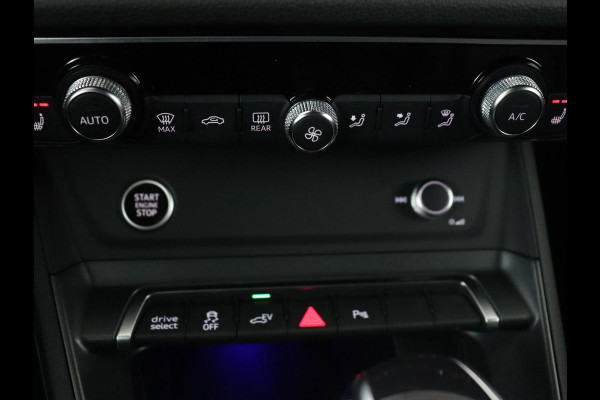 Audi Q3 45 TFSIe S edition | Leder | Stoelverwarming | Adaptive cruise | Camera | Carplay | Sfeerverlichting | Navigatie | Sonos 3D Sound | Climate control | Parkeerhulp | Full LED | S Line | PHEV | Plug In
