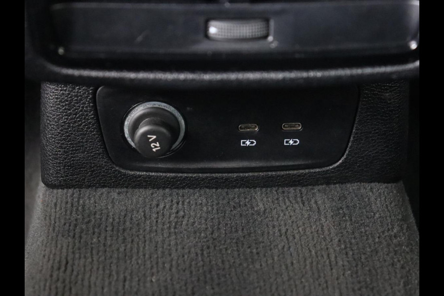 Audi Q3 45 TFSIe S edition | Leder | Stoelverwarming | Adaptive cruise | Camera | Carplay | Sfeerverlichting | Navigatie | Sonos 3D Sound | Climate control | Parkeerhulp | Full LED | S Line | PHEV | Plug In