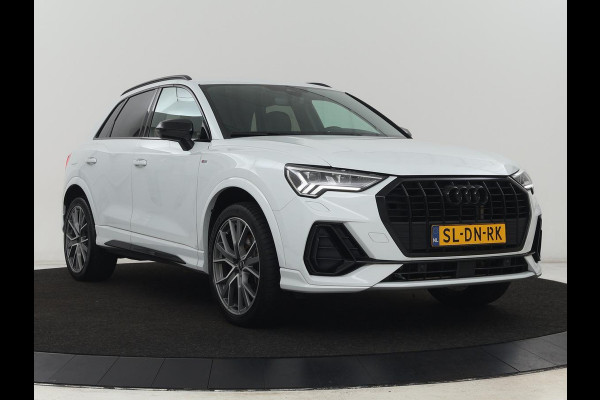 Audi Q3 45 TFSIe S edition | Leder | Stoelverwarming | Adaptive cruise | Camera | Carplay | Sfeerverlichting | Navigatie | Sonos 3D Sound | Climate control | Parkeerhulp | Full LED | S Line | PHEV | Plug In