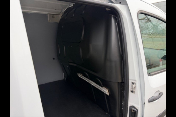 Renault Kangoo 1.5 Blue dCi 80 Comfort AIRCO I NAVI I TREKHAAK I NW DISTRIBUTIE I 1e EIGENAAR I COMPLETE ONDERHOUDSHISTORIE