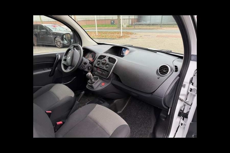 Renault Kangoo 1.5 Blue dCi 80 Comfort AIRCO I NAVI I TREKHAAK I NW DISTRIBUTIE I 1e EIGENAAR I COMPLETE ONDERHOUDSHISTORIE