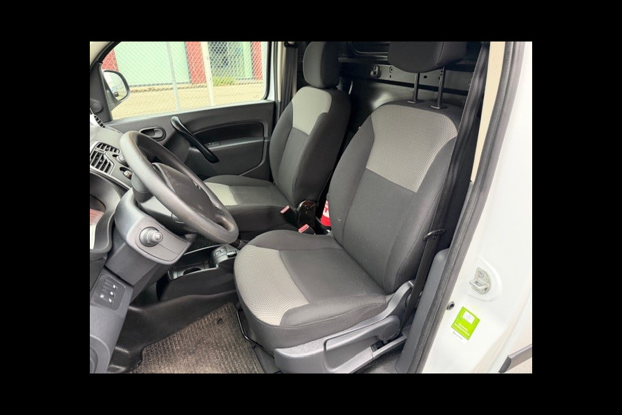Renault Kangoo 1.5 Blue dCi 80 Comfort AIRCO I NAVI I TREKHAAK I NW DISTRIBUTIE I 1e EIGENAAR I COMPLETE ONDERHOUDSHISTORIE