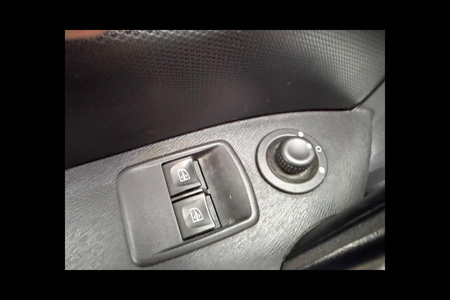 Renault Kangoo 1.5 Blue dCi 80 Comfort AIRCO I NAVI I TREKHAAK I NW DISTRIBUTIE I 1e EIGENAAR I COMPLETE ONDERHOUDSHISTORIE