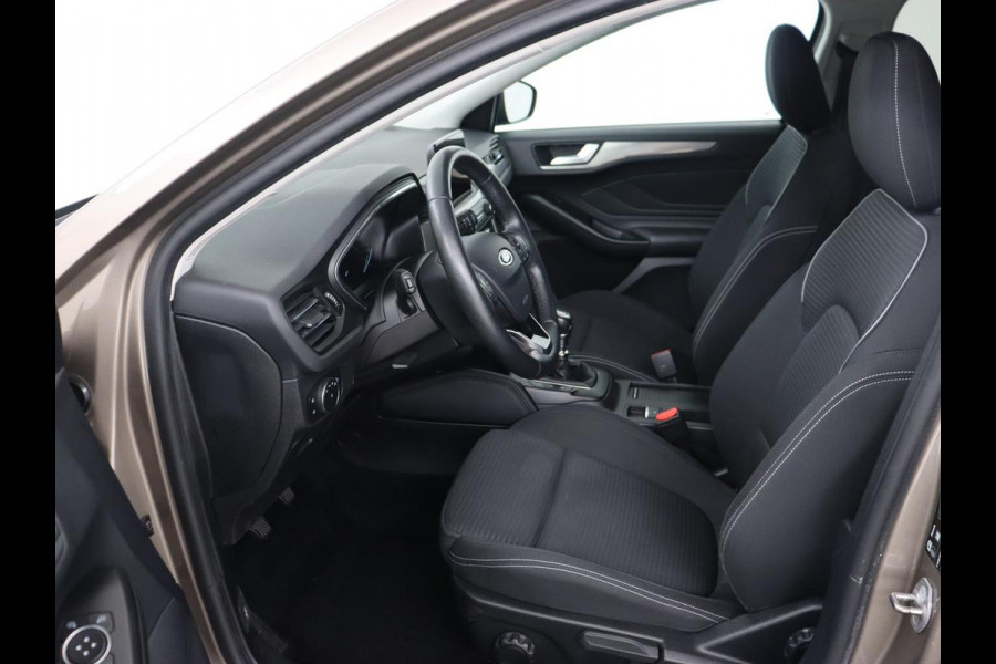 Ford Focus 1.0 EcoBoost Titanium | Adaptive Cruise | Bang & Olufsen | Stoel & Stuurverwarming | Camera | Full LED | Park Assist | DAB+ | Climate control | Parkeerhylp | Carplay | Navigatie