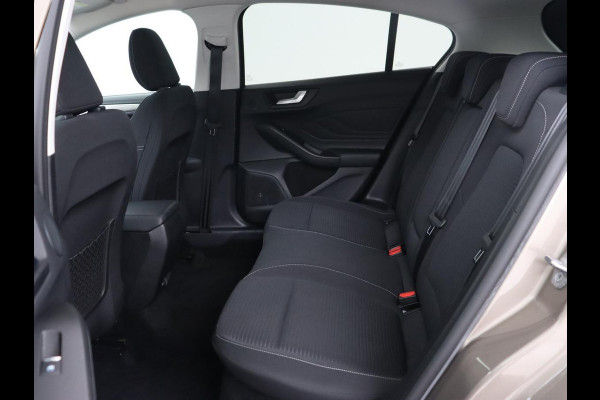 Ford Focus 1.0 EcoBoost Titanium | Adaptive Cruise | Bang & Olufsen | Stoel & Stuurverwarming | Camera | Full LED | Park Assist | DAB+ | Climate control | Parkeerhylp | Carplay | Navigatie