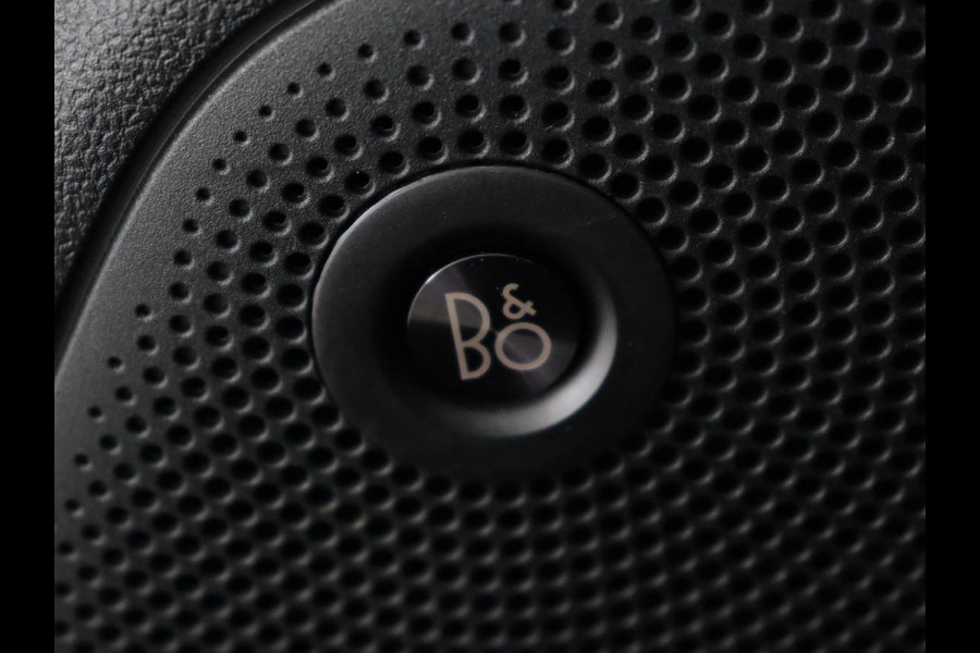 Ford Focus 1.0 EcoBoost Titanium | Adaptive Cruise | Bang & Olufsen | Stoel & Stuurverwarming | Camera | Full LED | Park Assist | DAB+ | Climate control | Parkeerhylp | Carplay | Navigatie