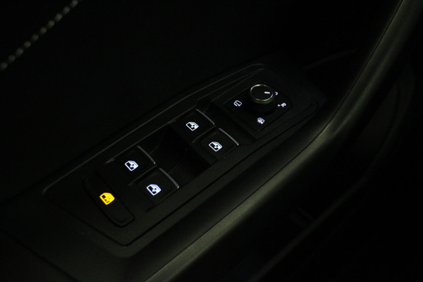 Volkswagen T-Roc 1.5 TSI Goal Edition |Stoelverwarming|Navi|