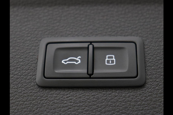 Audi Q5 55 TFSIe quattro S edition | Panoramadak | Carplay | Stoelverwarming | Trekhaak | Adaptive cruise | 20'' | Leder/Alcantara | Camera | Navigatie | DAB | Virtual Cockpit | Full LED | S Line | PHEV | Plug In