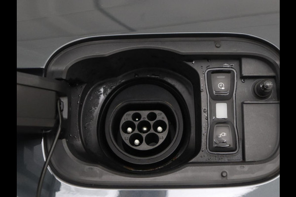 Audi Q5 55 TFSIe quattro S edition | Panoramadak | Carplay | Stoelverwarming | Trekhaak | Adaptive cruise | 20'' | Leder/Alcantara | Camera | Navigatie | DAB | Virtual Cockpit | Full LED | S Line | PHEV | Plug In