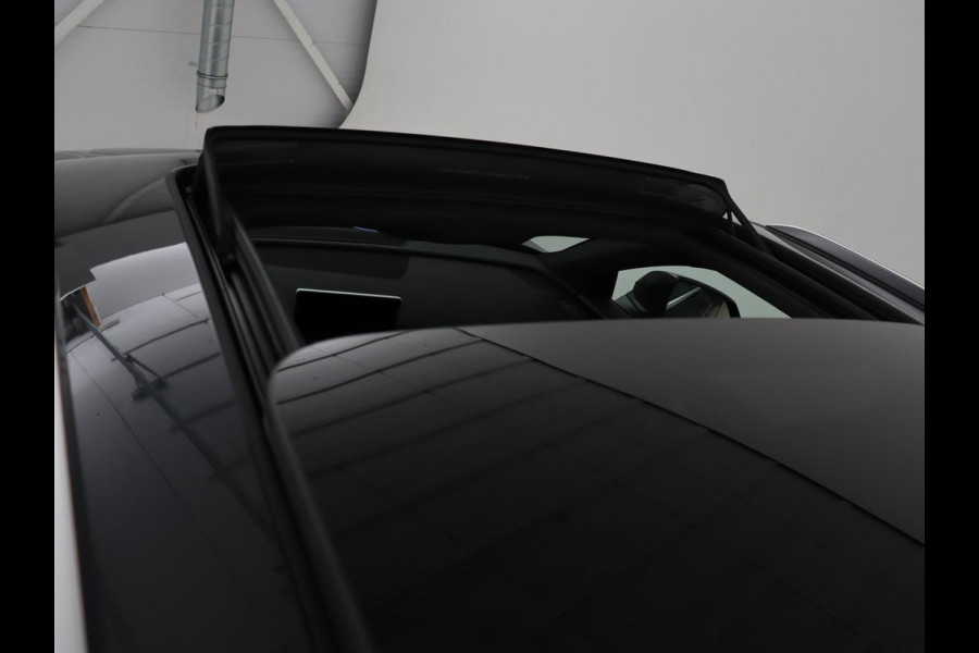 Audi Q5 55 TFSIe quattro S edition | Panoramadak | Carplay | Stoelverwarming | Trekhaak | Adaptive cruise | 20'' | Leder/Alcantara | Camera | Navigatie | DAB | Virtual Cockpit | Full LED | S Line | PHEV | Plug In