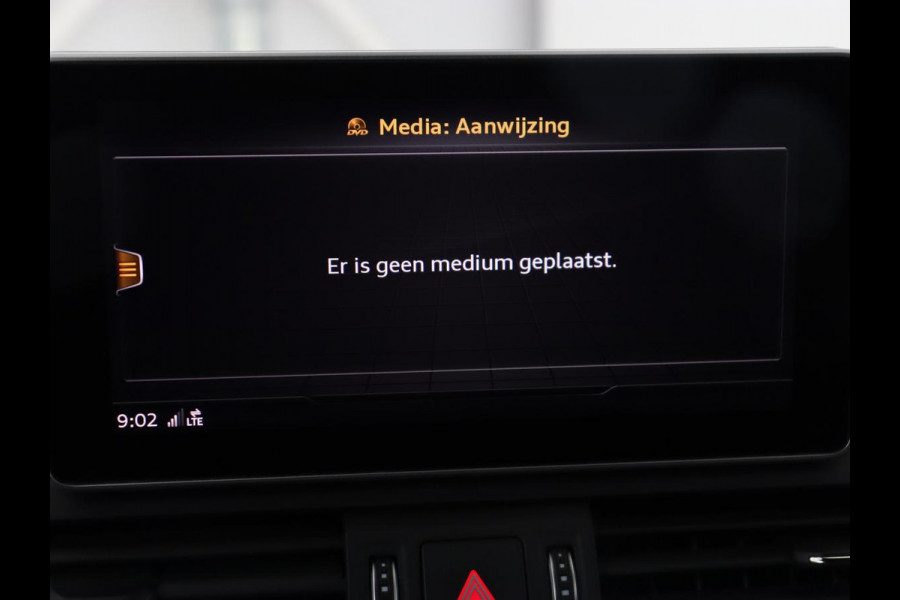 Audi Q5 55 TFSIe quattro S edition | Panoramadak | Carplay | Stoelverwarming | Trekhaak | Adaptive cruise | 20'' | Leder/Alcantara | Camera | Navigatie | DAB | Virtual Cockpit | Full LED | S Line | PHEV | Plug In