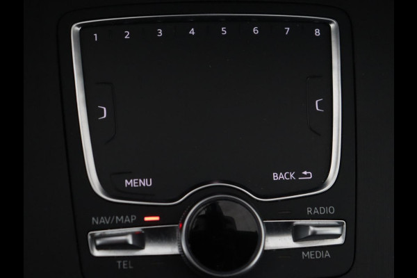 Audi Q5 55 TFSIe quattro S edition | Panoramadak | Carplay | Stoelverwarming | Trekhaak | Adaptive cruise | 20'' | Leder/Alcantara | Camera | Navigatie | DAB | Virtual Cockpit | Full LED | S Line | PHEV | Plug In