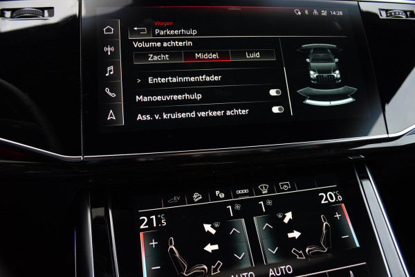 Audi Q8 55 TFSI e Quattro / 2x S-line/ Standkachel/ Luchtvering/ Panoramadak/ Trekhaak/ 280kW (381PK)