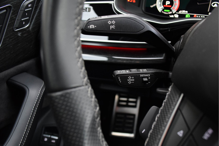 Audi Q8 55 TFSI e Quattro / 2x S-line/ Standkachel/ Luchtvering/ Panoramadak/ Trekhaak/ 280kW (381PK)