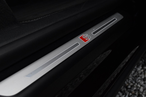 Audi Q8 55 TFSI e Quattro / 2x S-line/ Standkachel/ Luchtvering/ Panoramadak/ Trekhaak/ 280kW (381PK)