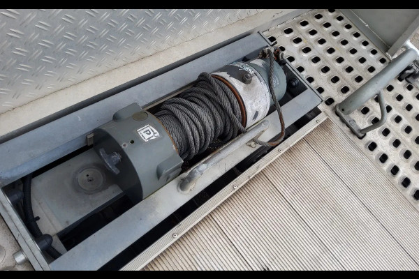 Renault Master 165 PK OPRIJWAGEN MET HULPLUCHTVERING VFJ-63-R + AANHANGER 38-WV-VV