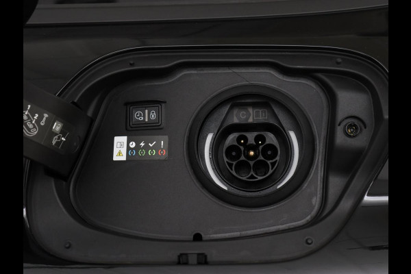 Peugeot 308 1.6 PHEV Active Pack Business | Stoelverwarming | Half leder | Sportstoelen | Carplay | Parkeerhulp | Full LED | Climate control | Bluetooth | Cruise control | Plug In