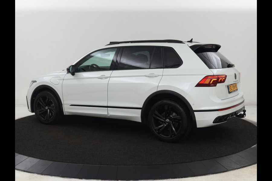 Volkswagen Tiguan 1.4 TSI eHybrid R-Line | Panoramadak | Trekhaak | Head-Up | Stoelverwarming | Adaptive cruise | Camera | Carplay | Matrix LED | Navigatie | 19'' | Virtual Cockpit | PHEV | Plug In
