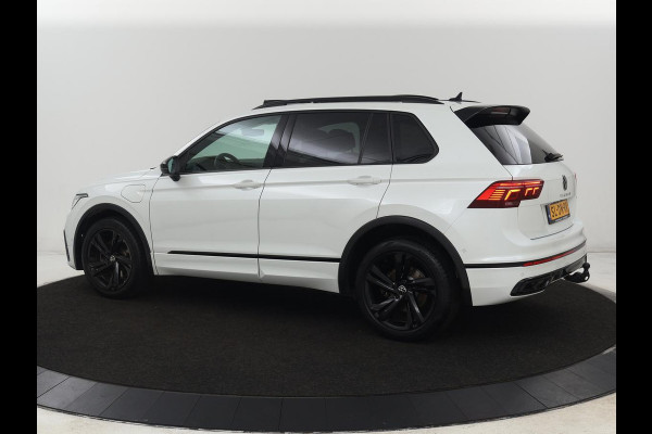 Volkswagen Tiguan 1.4 TSI eHybrid R-Line | Panoramadak | Trekhaak | Head-Up | Stoelverwarming | Adaptive cruise | Camera | Carplay | Matrix LED | Navigatie | 19'' | Virtual Cockpit | PHEV | Plug In