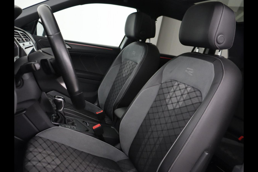 Volkswagen Tiguan 1.4 TSI eHybrid R-Line | Panoramadak | Trekhaak | Head-Up | Stoelverwarming | Adaptive cruise | Camera | Carplay | Matrix LED | Navigatie | 19'' | Virtual Cockpit | PHEV | Plug In