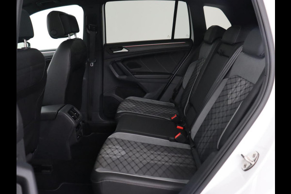 Volkswagen Tiguan 1.4 TSI eHybrid R-Line | Panoramadak | Trekhaak | Head-Up | Stoelverwarming | Adaptive cruise | Camera | Carplay | Matrix LED | Navigatie | 19'' | Virtual Cockpit | PHEV | Plug In