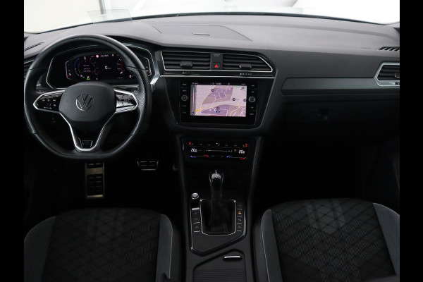 Volkswagen Tiguan 1.4 TSI eHybrid R-Line | Panoramadak | Trekhaak | Head-Up | Stoelverwarming | Adaptive cruise | Camera | Carplay | Matrix LED | Navigatie | 19'' | Virtual Cockpit | PHEV | Plug In