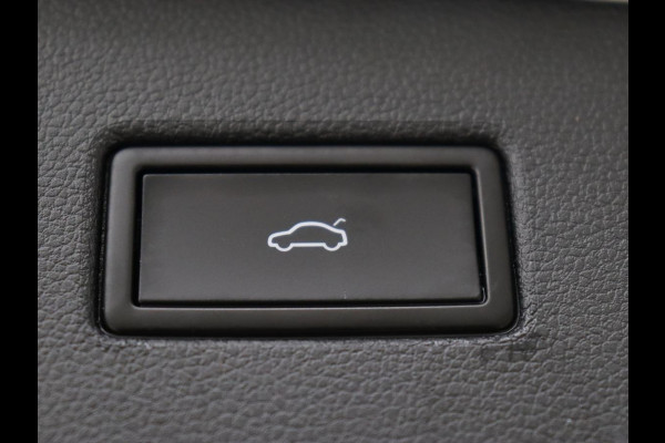 Volkswagen Tiguan 1.4 TSI eHybrid R-Line | Panoramadak | Trekhaak | Head-Up | Stoelverwarming | Adaptive cruise | Camera | Carplay | Matrix LED | Navigatie | 19'' | Virtual Cockpit | PHEV | Plug In