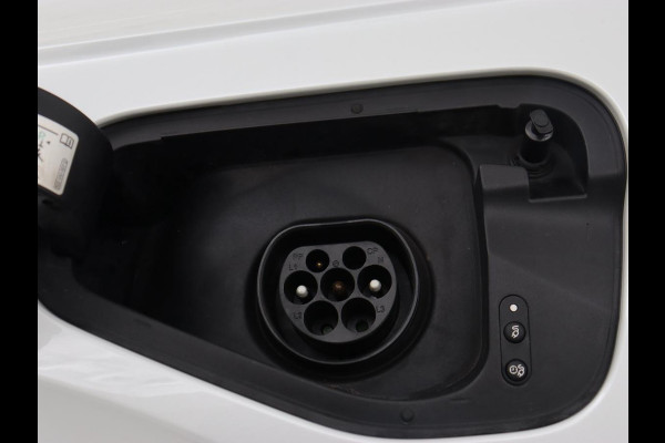 Volkswagen Tiguan 1.4 TSI eHybrid R-Line | Panoramadak | Trekhaak | Head-Up | Stoelverwarming | Adaptive cruise | Camera | Carplay | Matrix LED | Navigatie | 19'' | Virtual Cockpit | PHEV | Plug In