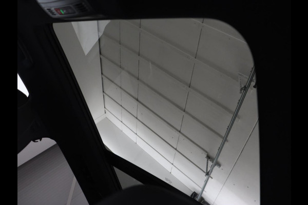 Volkswagen Tiguan 1.4 TSI eHybrid R-Line | Panoramadak | Trekhaak | Head-Up | Stoelverwarming | Adaptive cruise | Camera | Carplay | Matrix LED | Navigatie | 19'' | Virtual Cockpit | PHEV | Plug In