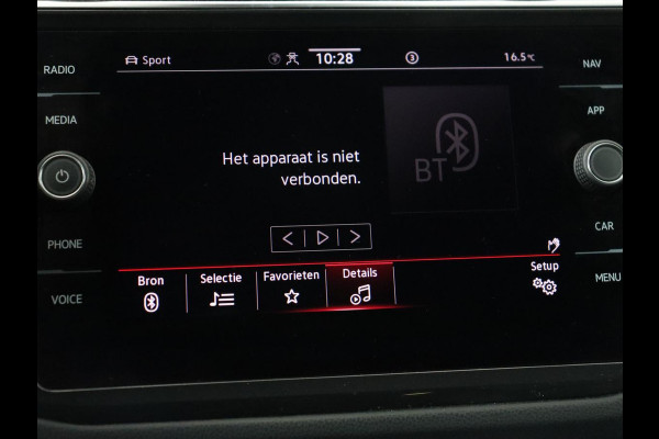 Volkswagen Tiguan 1.4 TSI eHybrid R-Line | Panoramadak | Trekhaak | Head-Up | Stoelverwarming | Adaptive cruise | Camera | Carplay | Matrix LED | Navigatie | 19'' | Virtual Cockpit | PHEV | Plug In