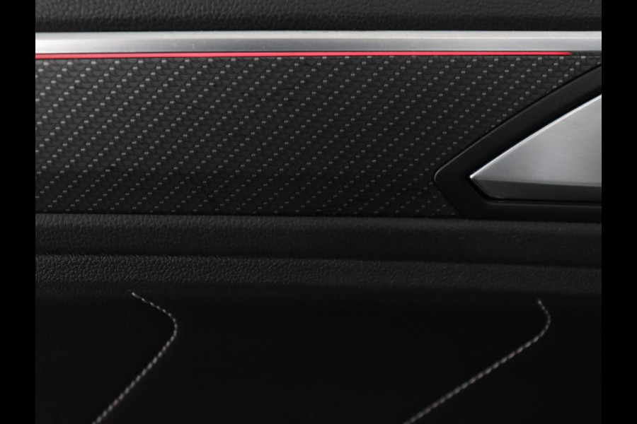 Volkswagen Tiguan 1.4 TSI eHybrid R-Line | Panoramadak | Trekhaak | Head-Up | Stoelverwarming | Adaptive cruise | Camera | Carplay | Matrix LED | Navigatie | 19'' | Virtual Cockpit | PHEV | Plug In