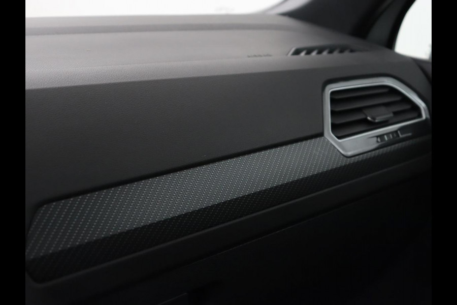 Volkswagen Tiguan 1.4 TSI eHybrid R-Line | Panoramadak | Trekhaak | Head-Up | Stoelverwarming | Adaptive cruise | Camera | Carplay | Matrix LED | Navigatie | 19'' | Virtual Cockpit | PHEV | Plug In