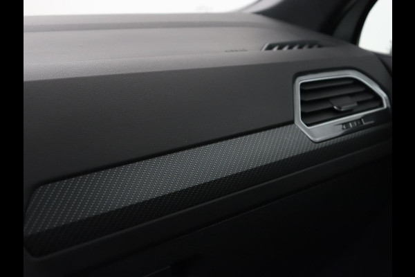 Volkswagen Tiguan 1.4 TSI eHybrid R-Line | Panoramadak | Trekhaak | Head-Up | Stoelverwarming | Adaptive cruise | Camera | Carplay | Matrix LED | Navigatie | 19'' | Virtual Cockpit | PHEV | Plug In