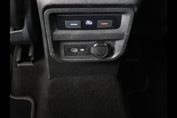 Volkswagen Tiguan 1.4 TSI eHybrid R-Line | Panoramadak | Trekhaak | Head-Up | Stoelverwarming | Adaptive cruise | Camera | Carplay | Matrix LED | Navigatie | 19'' | Virtual Cockpit | PHEV | Plug In