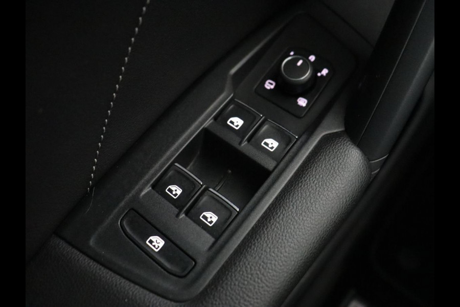 Volkswagen Tiguan 1.4 TSI eHybrid R-Line | Panoramadak | Trekhaak | Head-Up | Stoelverwarming | Adaptive cruise | Camera | Carplay | Matrix LED | Navigatie | 19'' | Virtual Cockpit | PHEV | Plug In