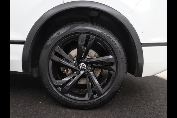 Volkswagen Tiguan 1.4 TSI eHybrid R-Line | Panoramadak | Trekhaak | Head-Up | Stoelverwarming | Adaptive cruise | Camera | Carplay | Matrix LED | Navigatie | 19'' | Virtual Cockpit | PHEV | Plug In